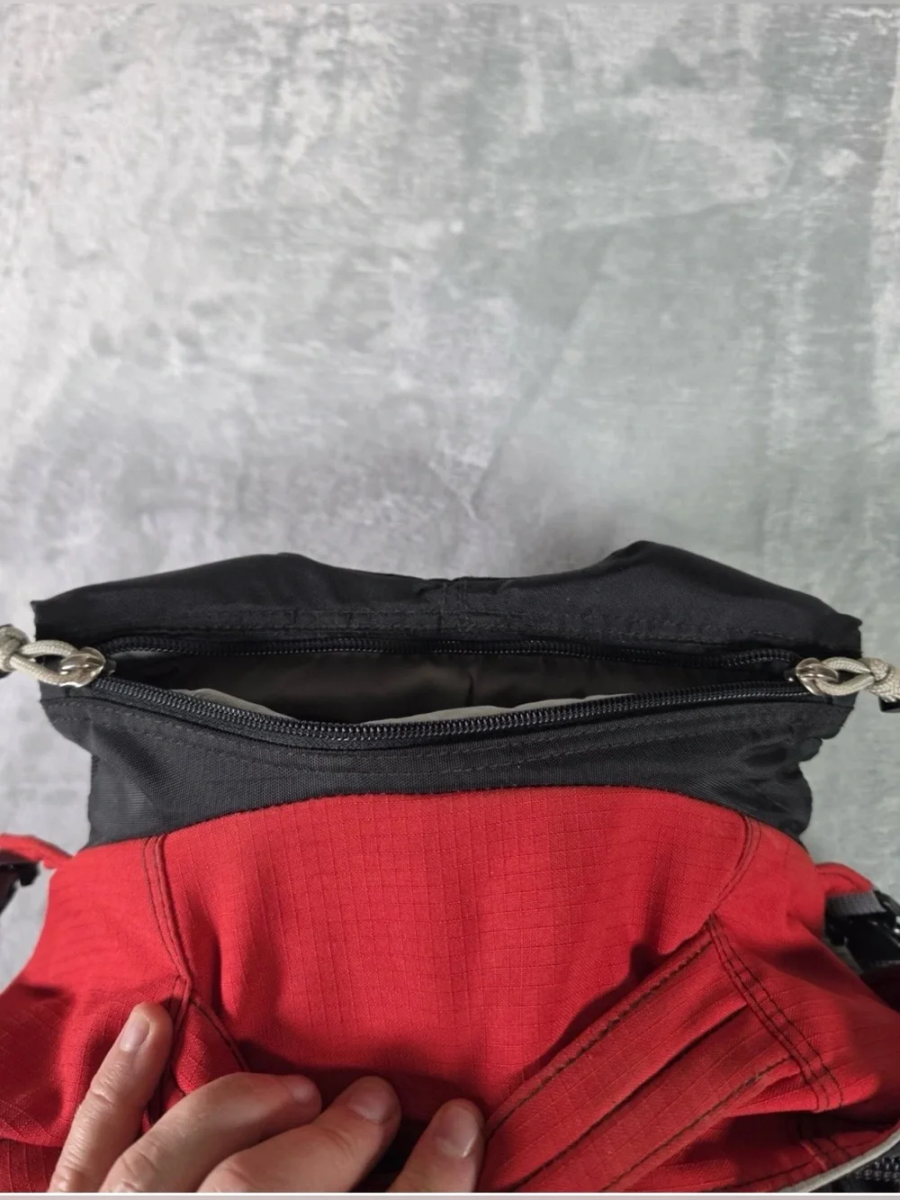 JanSport Polaris 33 Backpack Red Black Hiking Camping Outdoor Discontinued